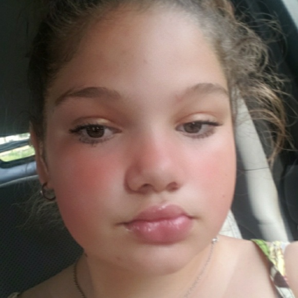 Meet your Posher, Whitney - Picture 1 of 1